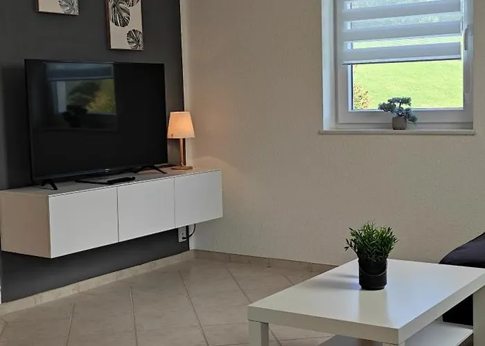 شقة Familie Guenther Warmbad